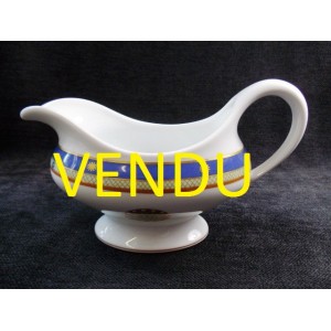 Sauci&egrave;re en porcelaine Bernardaud Limoges mod&egrave;le Solaris
