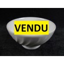 Petit bol ancien en porcelaine blanche de Limoges