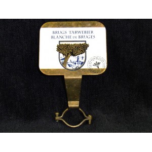 Cavalier de pompe à bière blanche de Bruges