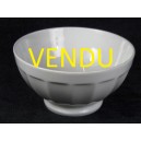 Petit bol ancien en porcelaine blanche de Limoges