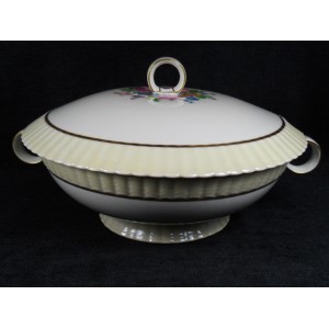 Soupi&egrave;re en porcelaine Bernardaud &agrave; Limoges