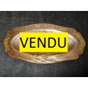 Plat/pani&egrave;re &agrave; pain en bois sculpt&eacute; ancien