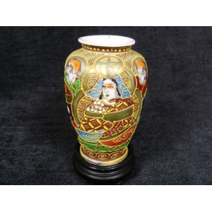 Petit vase en porcelaine Satsuma du Japon