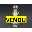 Petit flacon &agrave; parfum en verre moul&eacute;