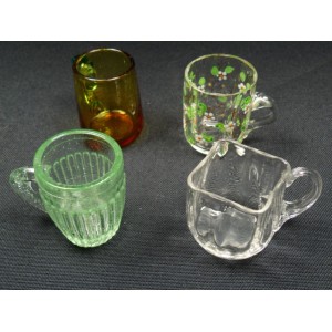 Set of 4 mugs liquor