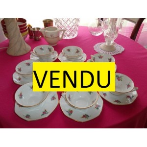 Ensemble de 8 tasses &agrave; caf&eacute; en porcelaine Legrand &agrave; Limoges