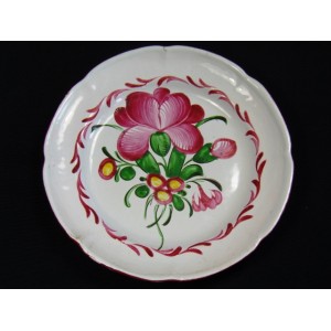 Assiette en faïence ancienne dans le goût des Islettes