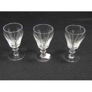 3 verres à liqueur en cristal taillé de Sèvres