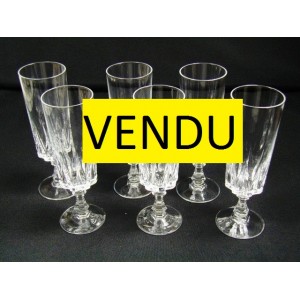 S&eacute;rie de 6 fl&ucirc;tes &agrave; champagne cristal d'Arques mod&egrave;le Louvre