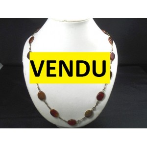 Vintage necklace decorated with carnelian