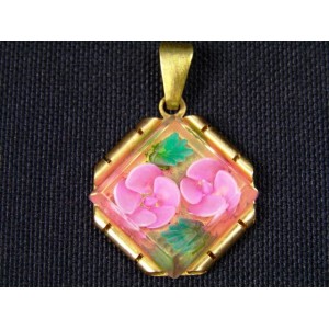 1940 gold metal pendant