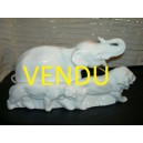 Veilleuse en porcelaine de Limoges blanche groupe d'animaux