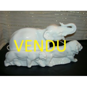 Veilleuse en porcelaine de Limoges blanche groupe d'animaux