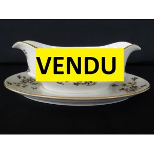 Saucière en porcelaine de Limoges par Mavaleix et Granger