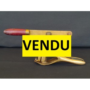 Bouchonneuse ancienne de marque Sanbri