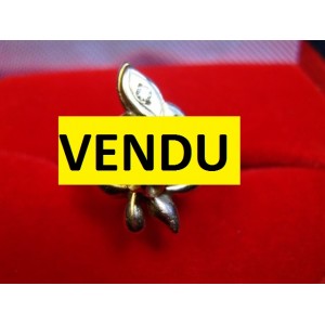 Bague ancienne or 14K ornée de turquoise et pierres blanches Bague ancienne or 14K ornée de turquoise et pierres blanches