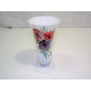 Petit vase à muguet en opaline décor peint à la main