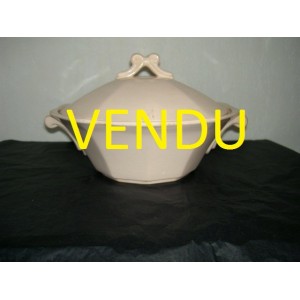 Pink octagonal tureen Saint Amand