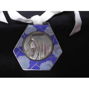 Médaille de berceau en argent et émail cloisonné art déco à la Vierge