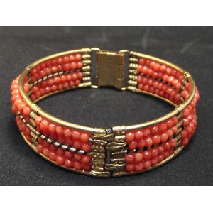 Bracelet ancien en perles de corail métal doré