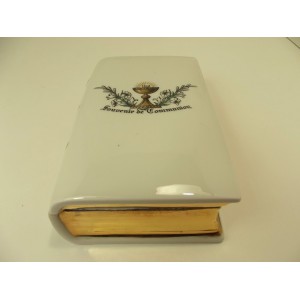 Limoges porcelain candy box, communion souvenir