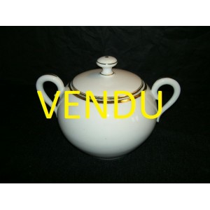 Sucrier ancien en porcelaine 