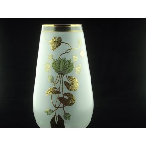 Vase cônique en cristal dépoli de Bohëme 
