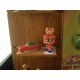 Collection de fèves "le magasin de jouets" dans son présentoir en bois 