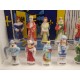 Collection de fèves thème les Rois de France dans sa vitrine