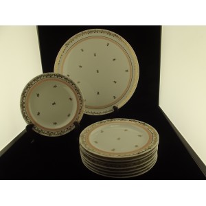 Service &agrave; dessert en porcelaine de Limoges