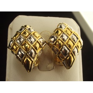 Paire de boucles d'oreilles clips en m&eacute;tal dor&eacute; couture marque D'Orlan