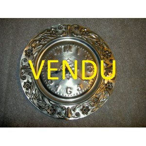Pendule de cuisine en étain