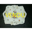 Plat carr&eacute; en porcelaine ancienne