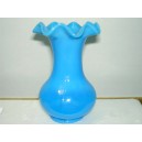Vase en opaline de foire bleue