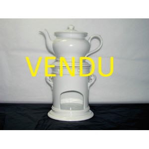 Veilleuse tisani&egrave;re en porcelaine blanche de Paris fin XIX&egrave;me