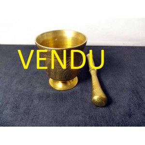 mortier et pilon en bronze (ou laiton)  massif