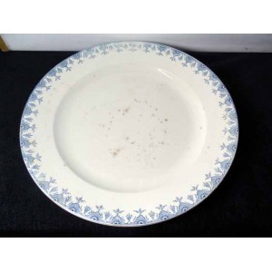 plat ancien de service en terre de fer modèle Doullens 