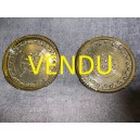 Ensemble de 2 dessous de bouteilles en verre fum&eacute;