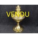 Lampe &agrave; p&eacute;trole ancienne en laiton marque Unis