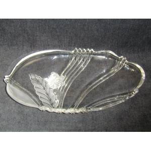 Molded glass oval tray