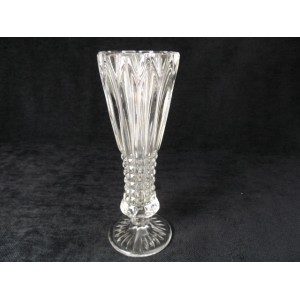 Vase en verre taillé