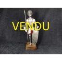 Statuette armure du moyen age en tole