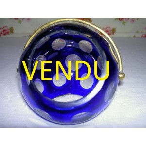 Joli sucrier en verre bleu ancien semblable &agrave; un d&eacute;