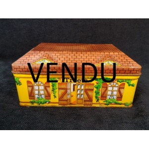 Metal box advertising Treets