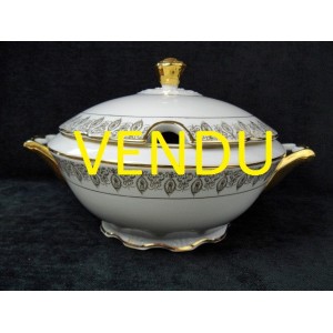 Earthenware tureen with golden decoration