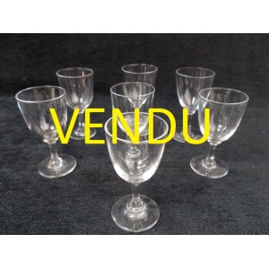 Série de 7 petits verres à pied pour la liqueur