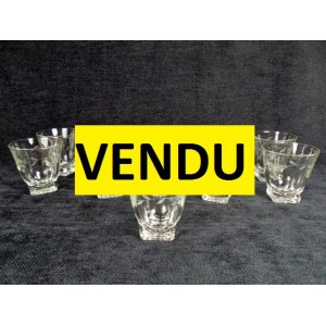 Ensemble de 11 petits verres à porto décor gravé des années 50