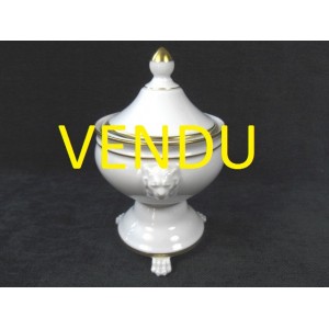 Porcelain jar stamped Chastagner and Co. in Limoges