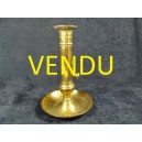 Bougeoir &agrave; poussoir en bronze