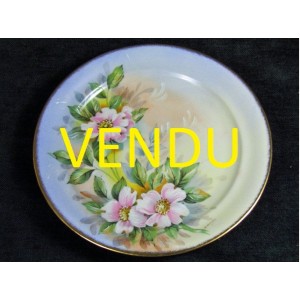 Assiette de d&eacute;coration en porcelaine de Limoges